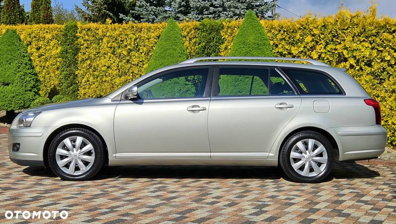 Toyota Avensis 2.0 D-4D Combi - 9