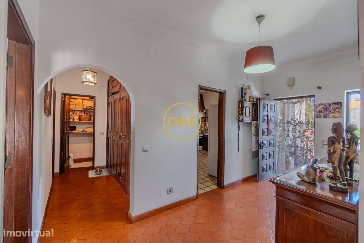 Prédio em propriedade total com 5 divisões independentes - Povoa da Ga-12