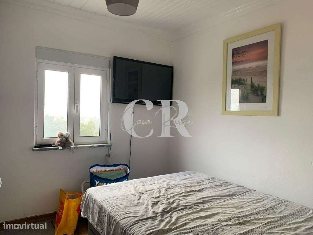 Casa de 4 quartas renovada com terreno em Vila Nova de Poiares-9