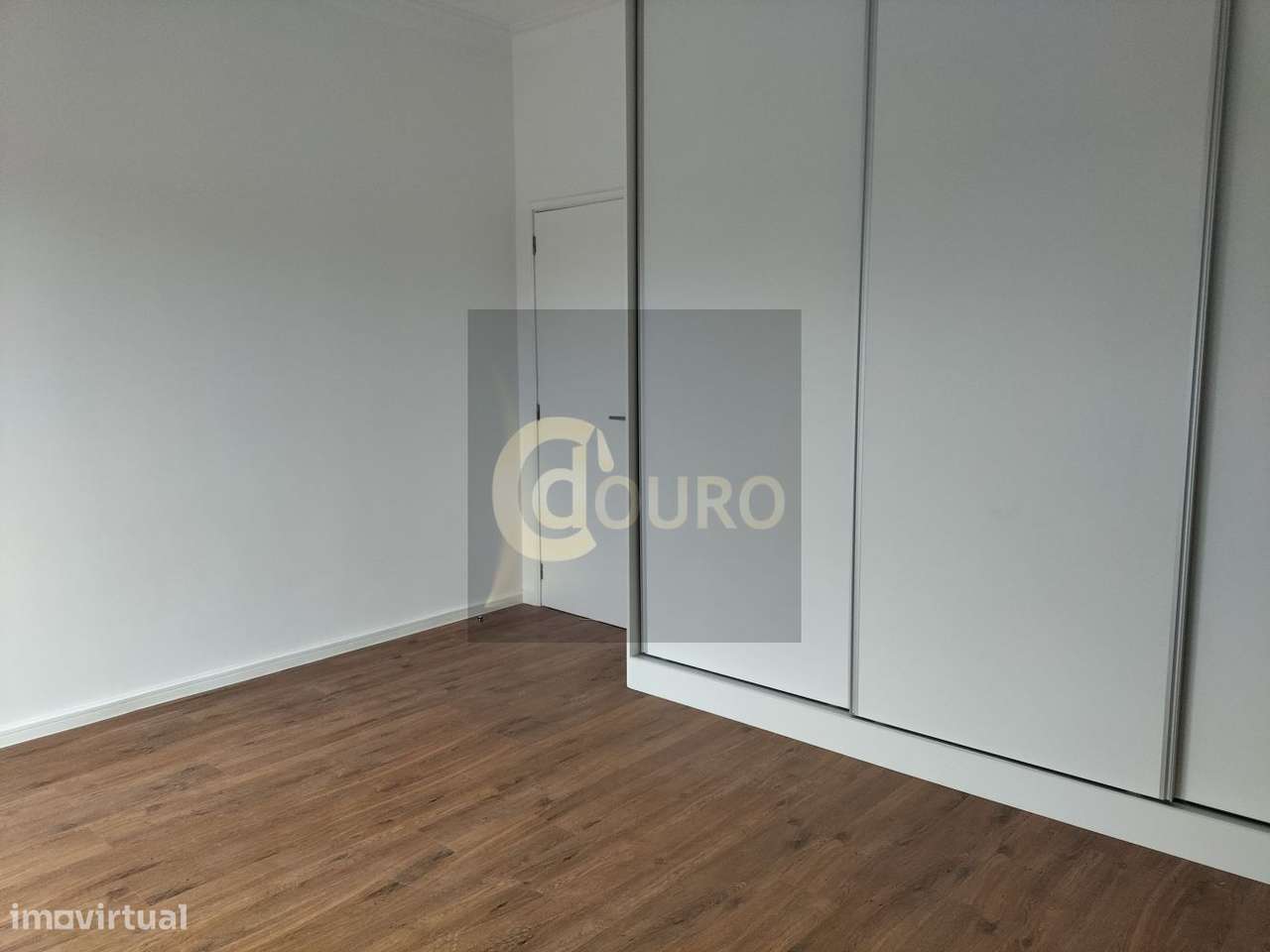 APARTAMENTO T3 RENOVADO EM ÁGUAS SANTAS-19