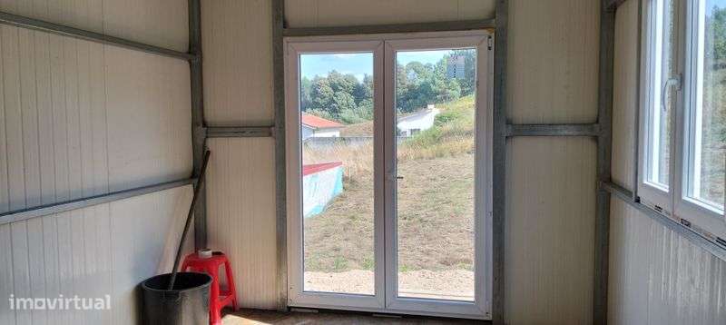 Anexo modelar com 9×3m   em aço galvanizado e painel sanduíche - Grande imagem: 5/6