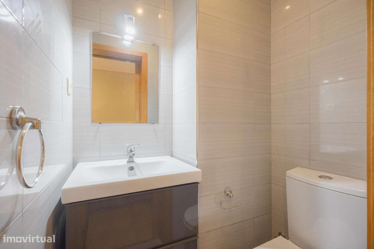 Andar Moradia T3 – Rés do Chão Totalmente Remodelado-15