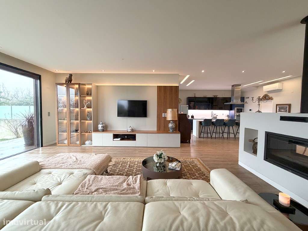 Moradia T4+1 moderna à venda em Picheleiros, Azeitão-6