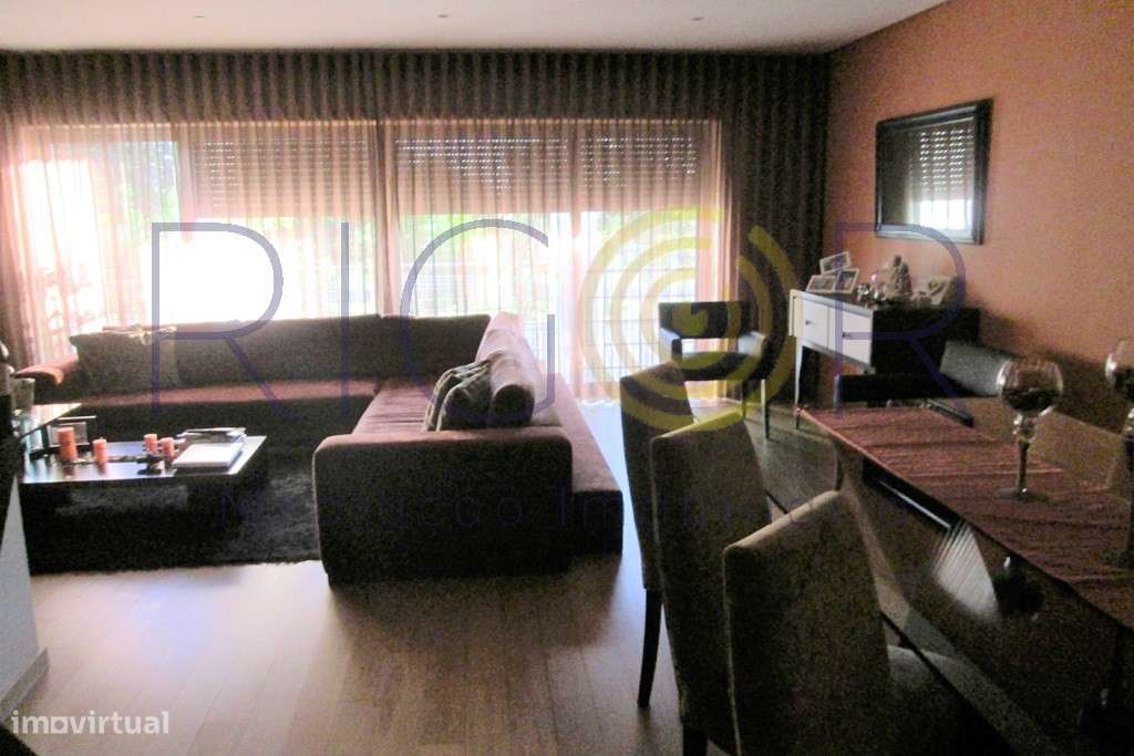 Moradia com 3 frentes como nova no centro de Ermesinde - Grande imagem: 4/28