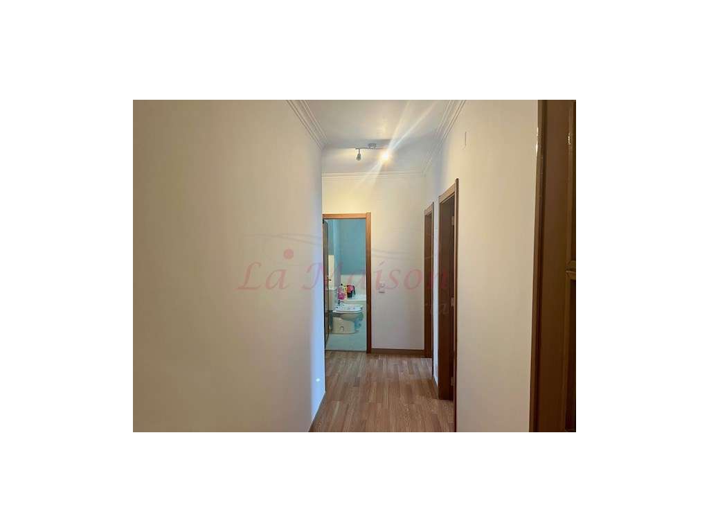 Apartamento T3+1 em Casal de Cambra-16