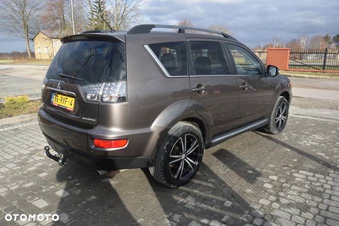 Mitsubishi Outlander 2.0 2WD CVT Invite - 9