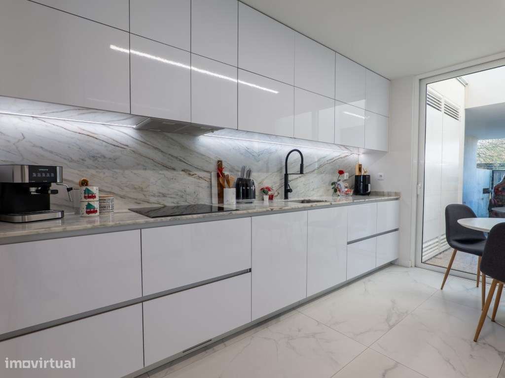 Moradia T3 de 2 frentes em 'Pereira's Village' - Grande imagem: 5/42