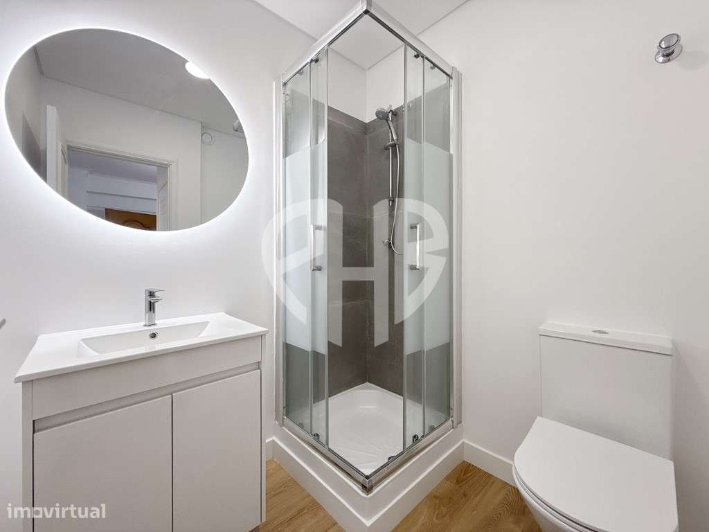 Apartamento T3 Totalmente Remodelado // Estrada da Luz-19