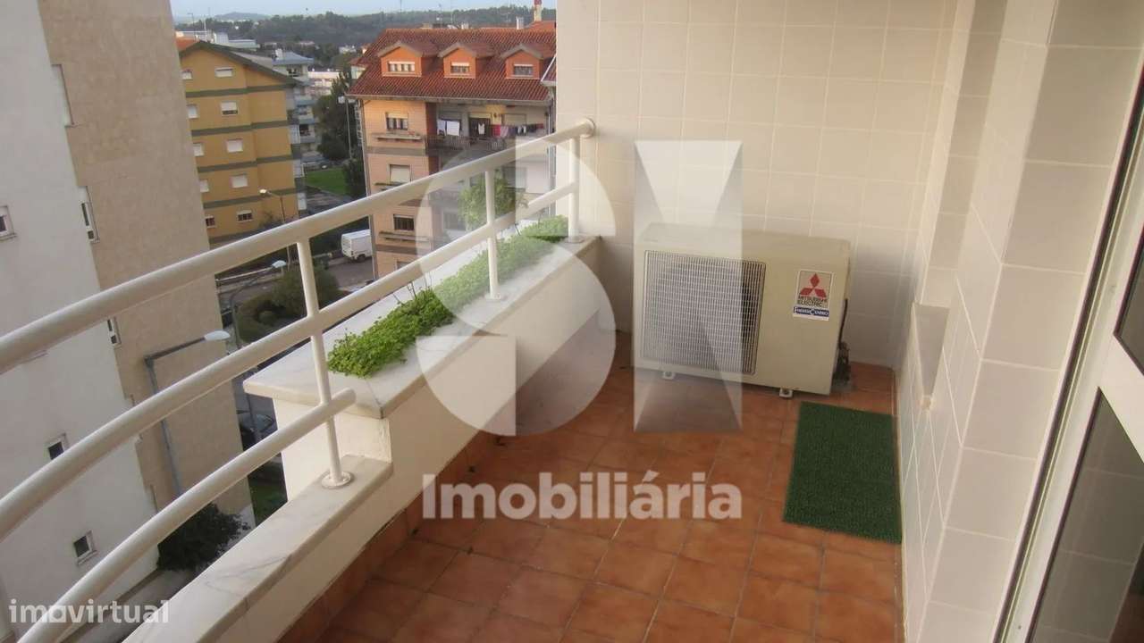 T3 com Garagem junto CHUC - Grande imagem: 5/13