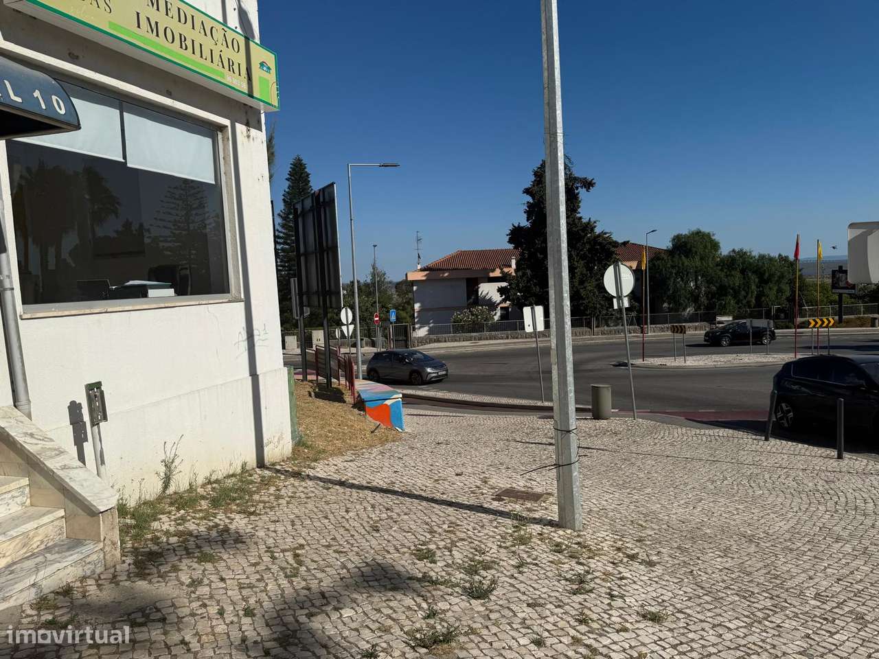 VENDE-SE LOJA BEM LOCALIZADA,  MONTRA PANORAMICA JUNTO NACIONAL 10-9