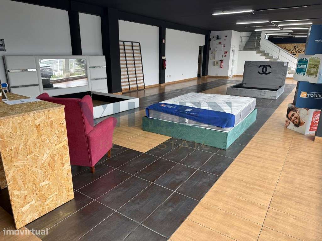 Armazém para Comércio - Excelente Visibilidade na N14 - Grande imagem: 4/18