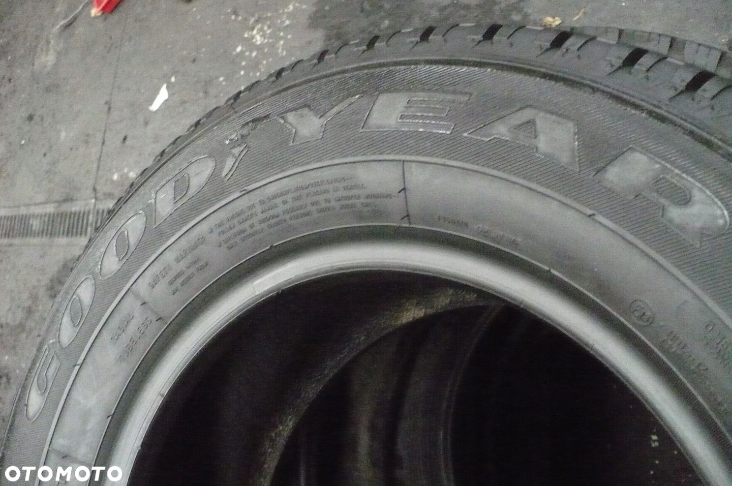 GOODYEAR Cargo Vector 2 215/65R15C 7,4mm 2022 - 3