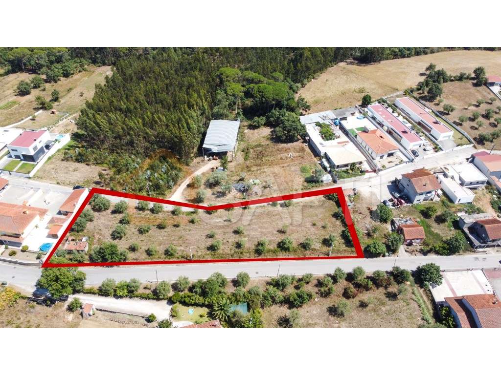 Terreno com duas frentes de estrada - Grande imagem: 4/11