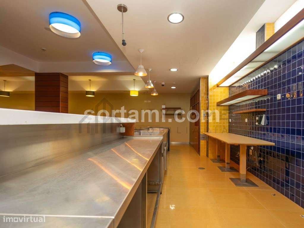 Espaço Comercial de 425m² no Coração de Faro-15