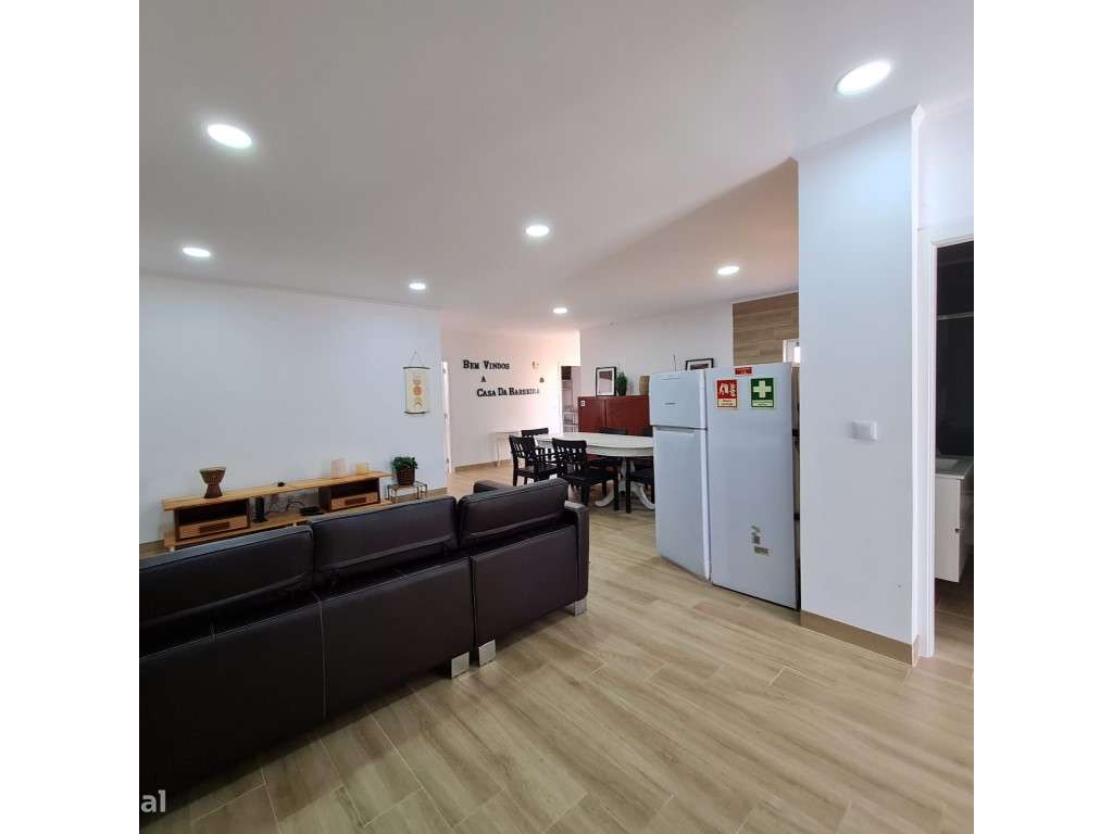 Vende-se moradia T8 junto á Praia da Assenta-34