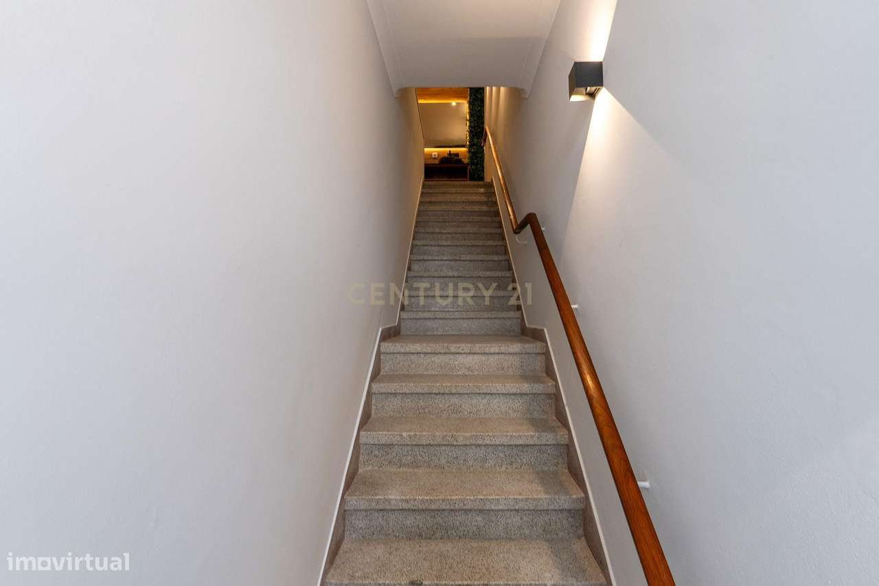 ANDAR MORADIA T4| VENDA| INVESTIMENTO| CENTRO DO PORTO-1