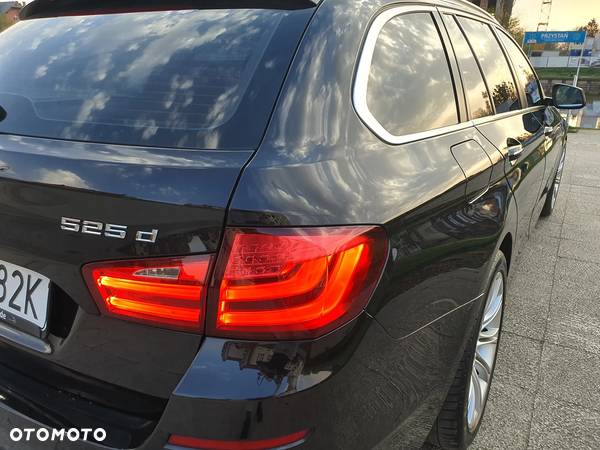 BMW Seria 5 525d xDrive Touring Sport-Aut Modern Line - 7