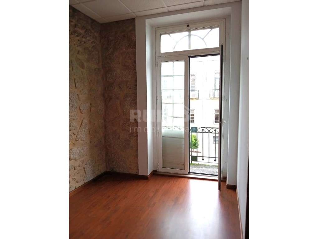 Escritório para Serviços com Potencial de Conversão em Apartamento ...-11