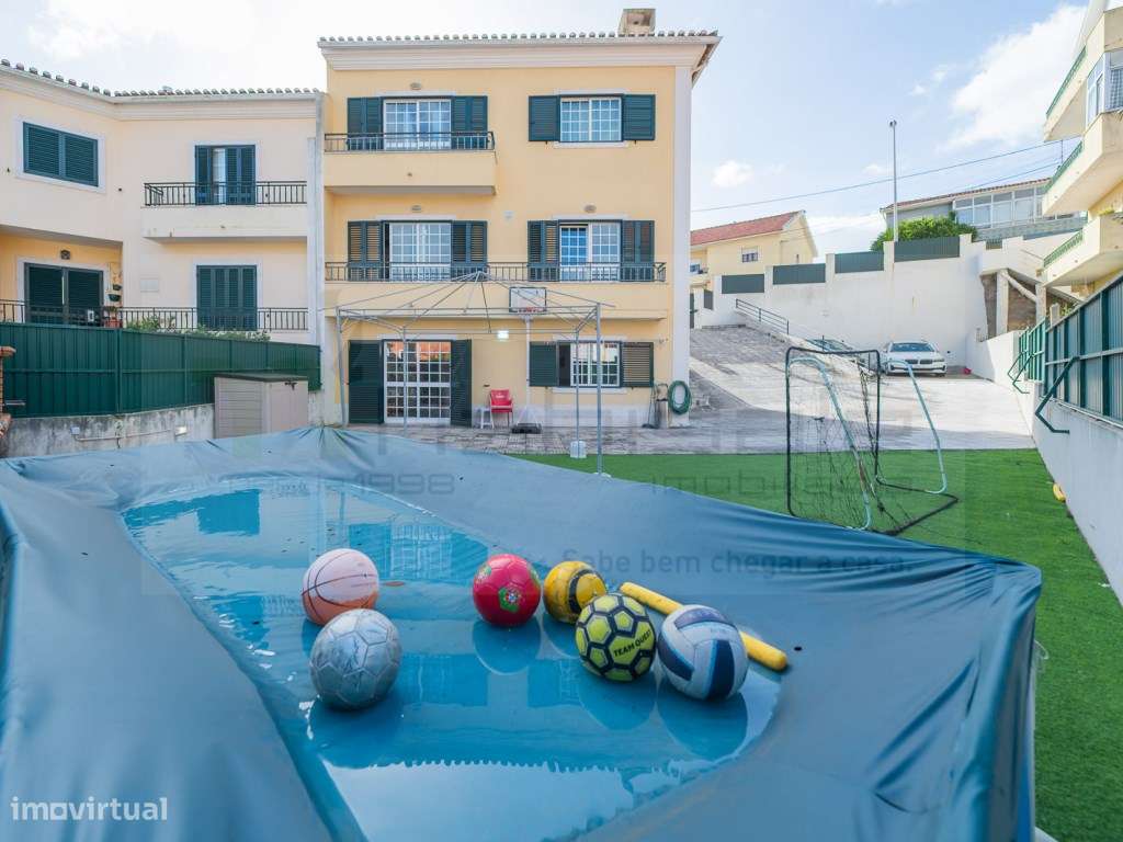 Moradia T5 com Jardim, Garagem ampla e Espaço para Piscina-42