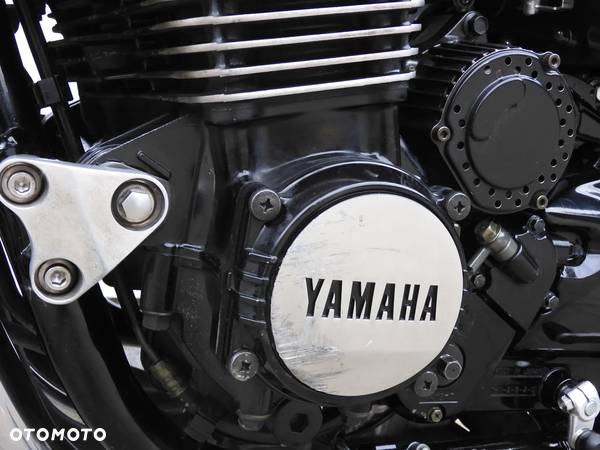 Yamaha XJR - 23