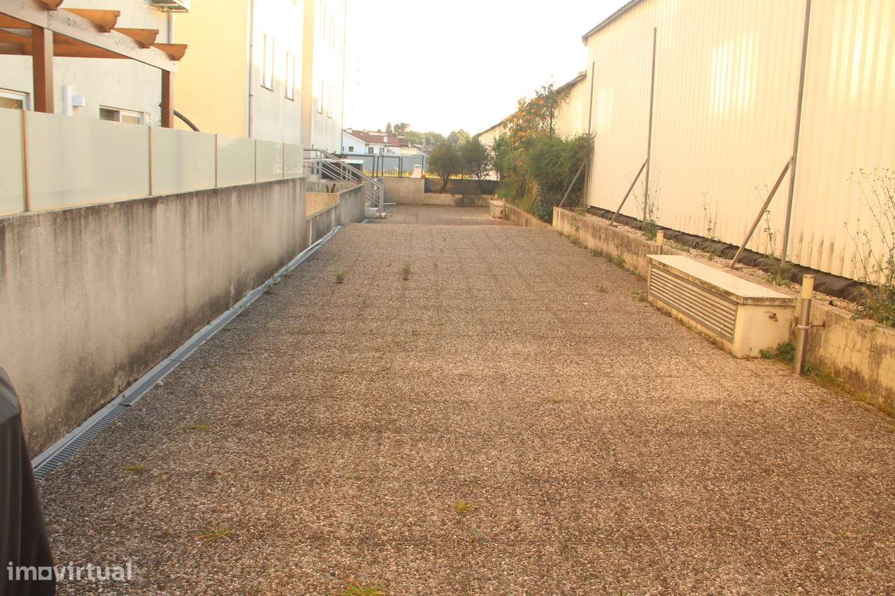 Apartamento T3 com 2 frentes na Maia-54