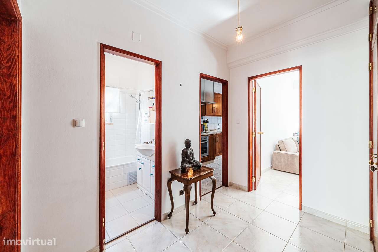 Apartamento T2 localizado nas Mercês-7
