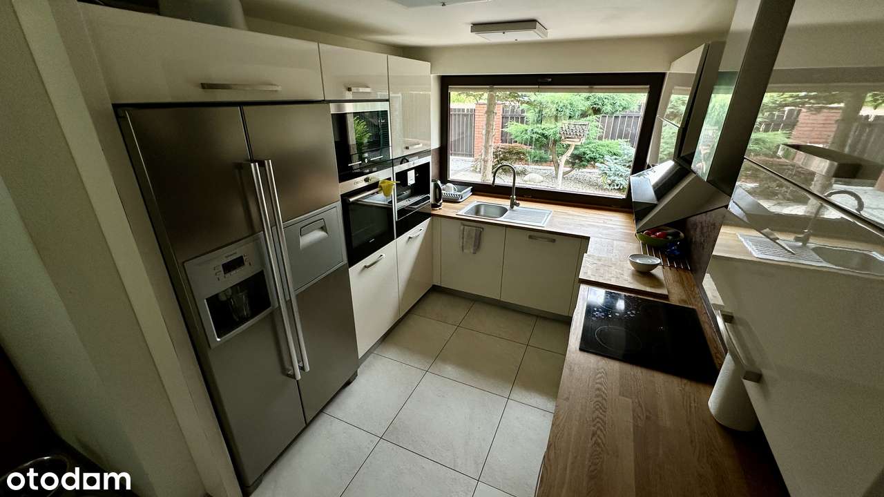 Przestronny dom z garażem i ogrodem blisko lasu-9