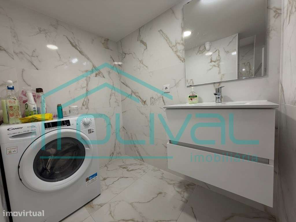 Loja destinada a comercio transformada habitação tipologia T3 - Grande imagem: 2/13