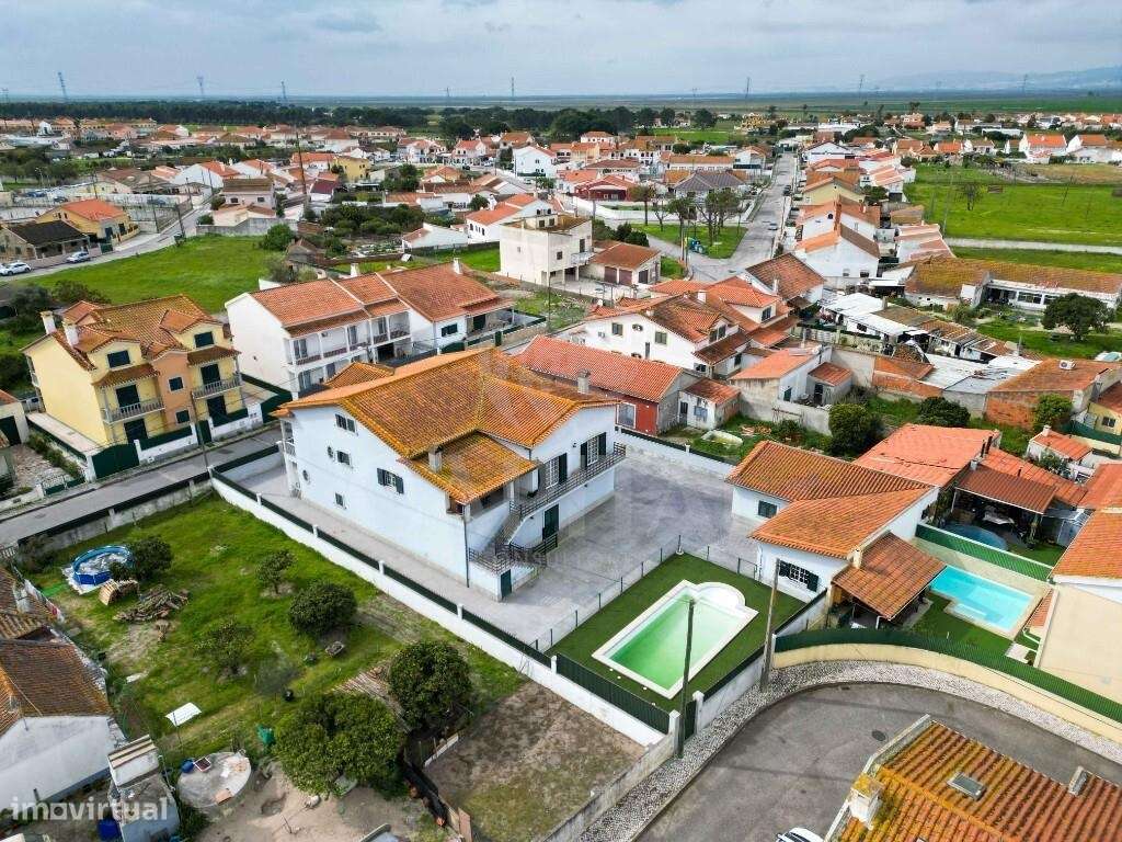 Moradia T3 com Piscina, Furo e Garagem para Vários Veículos - Grande imagem: 5/60