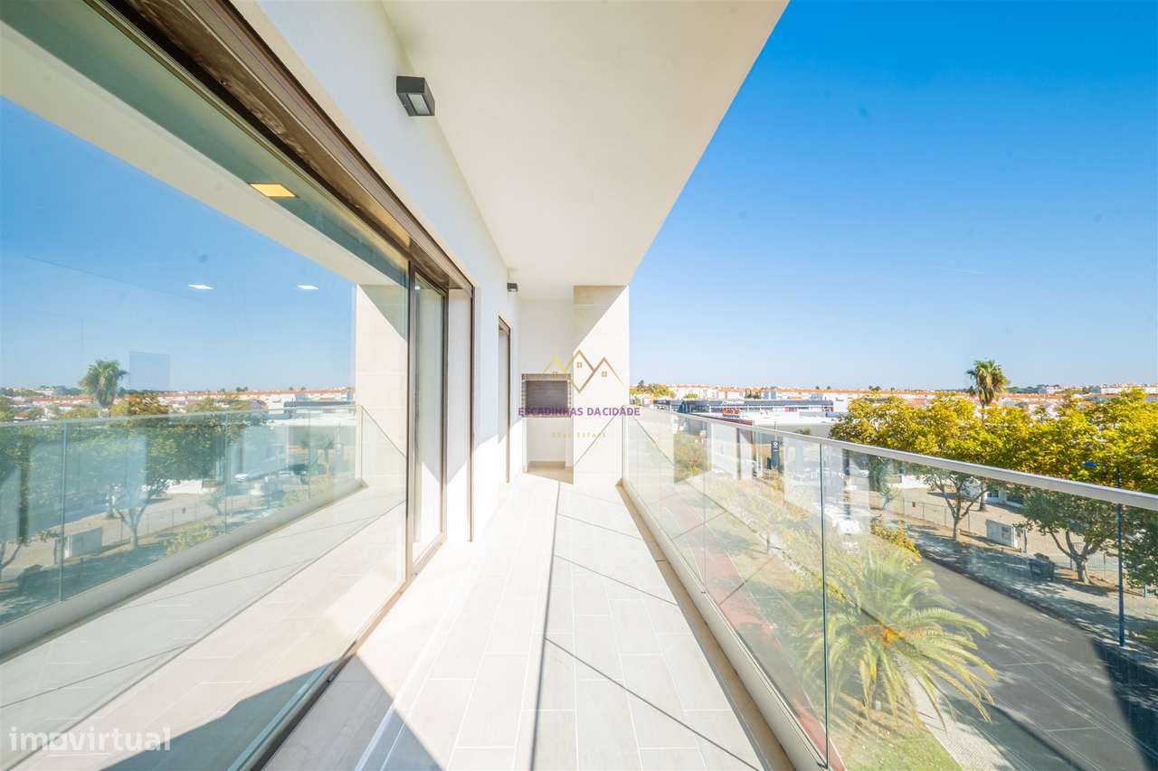 Espetacular Apartamento T5 Duplex A Estrear Montijo