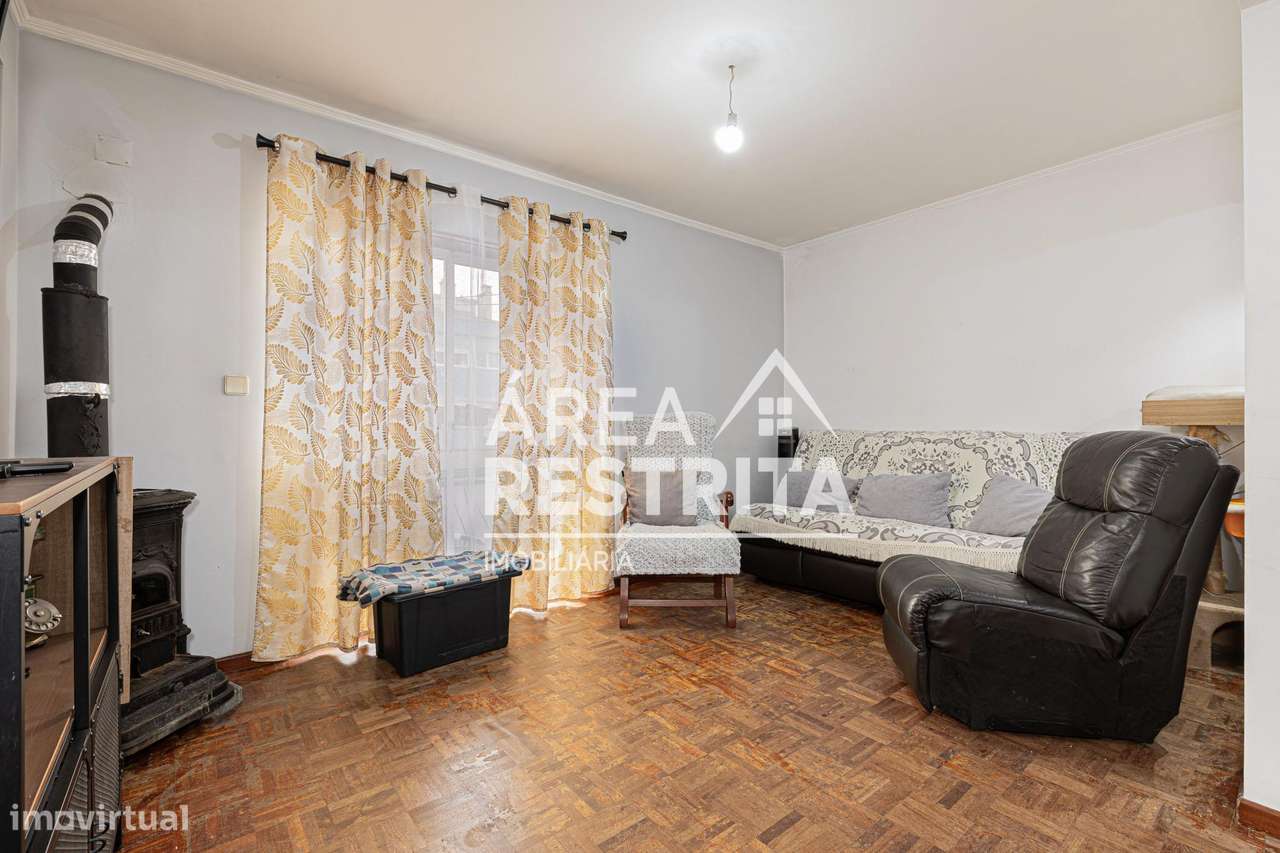 Apartamento T3 transformado em T2 no Seixal, Arrentela-20