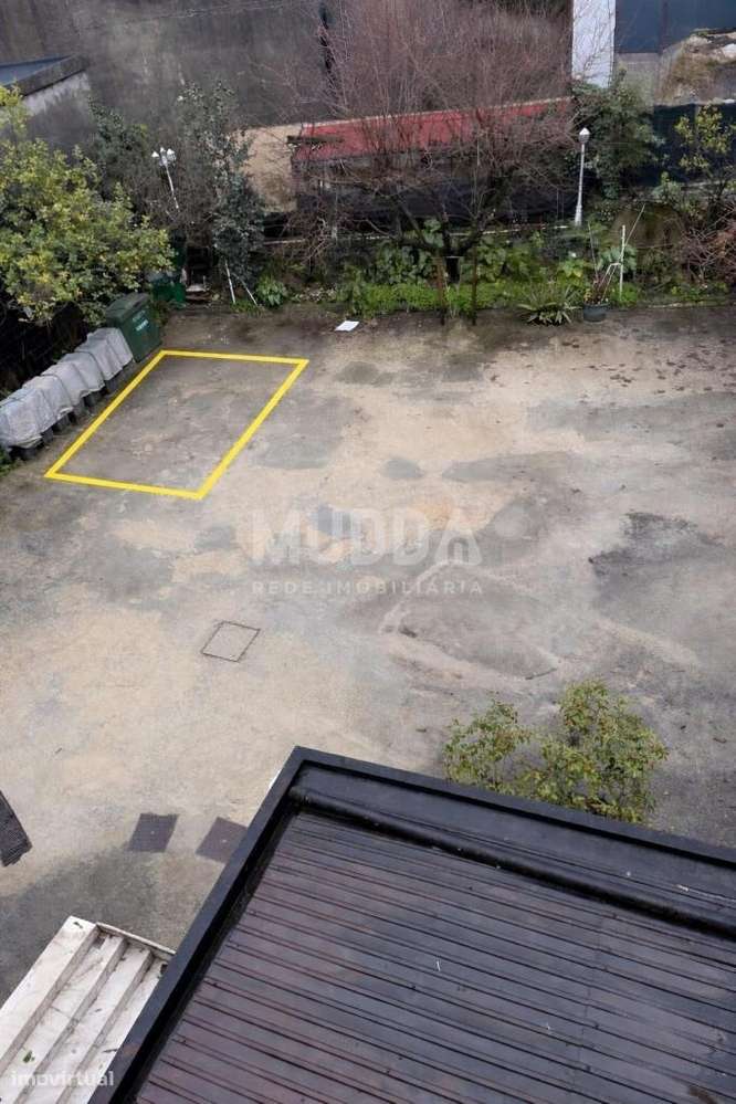Magnífico Apartamento T2 Recuado no Último Andar com Terraço e Churras-24