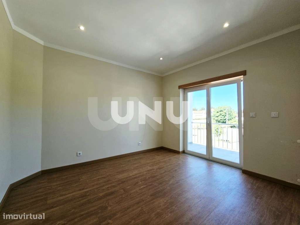 Moradia Geminada T4 - Zona Residencial-14