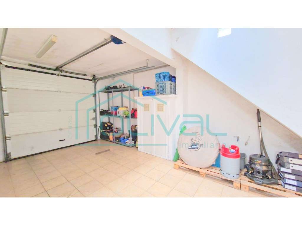 Moradia T6 centro de Samora Correia-30