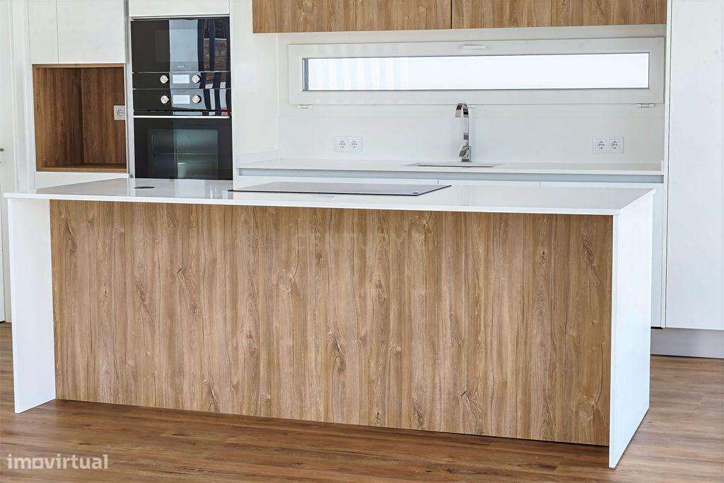 Moradia T4+1 de Luxo - Sobreda - Charneca de Caparica-3