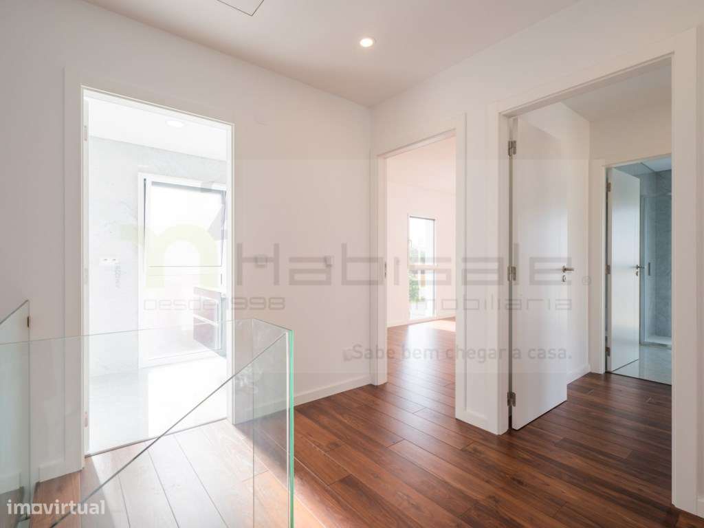 Moradia T3, situada em Areia Cascais, a curta distância da praia do...-16