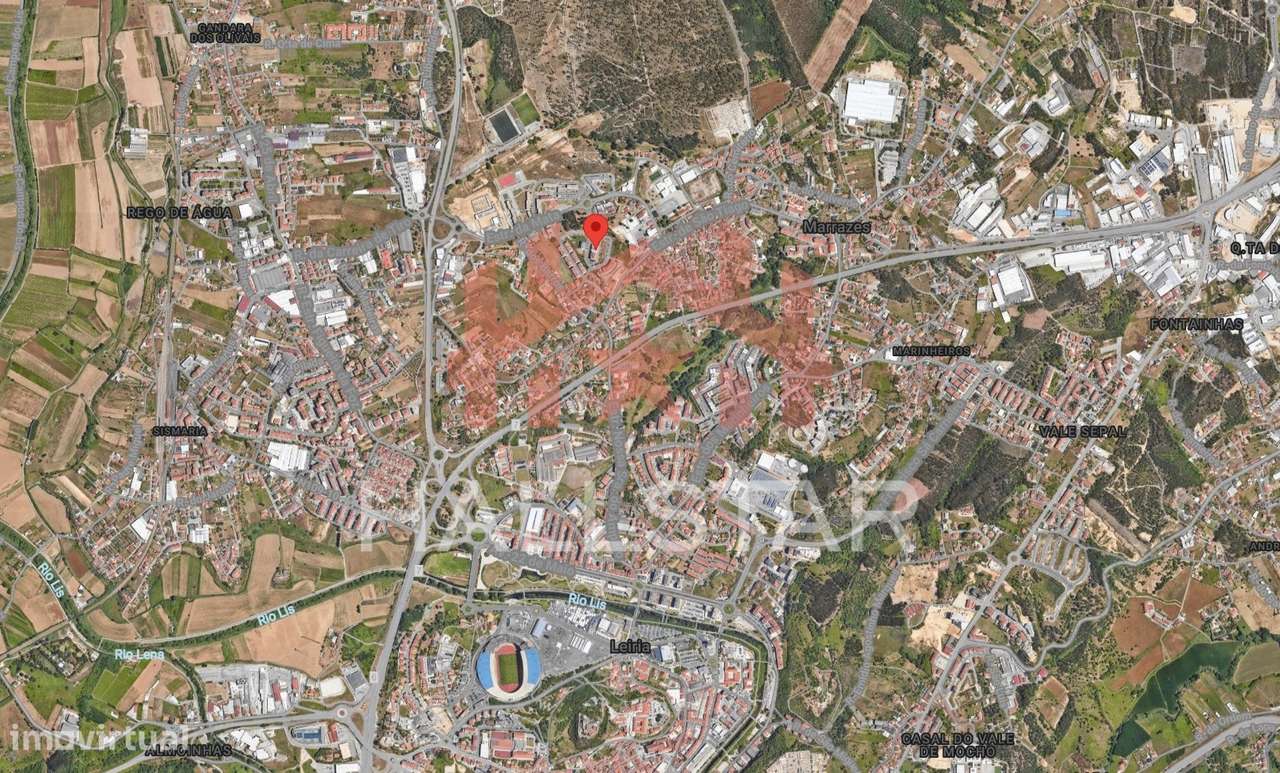 Apartamento T2 / Cozinha Equipada e Terraço / Marrazes-39