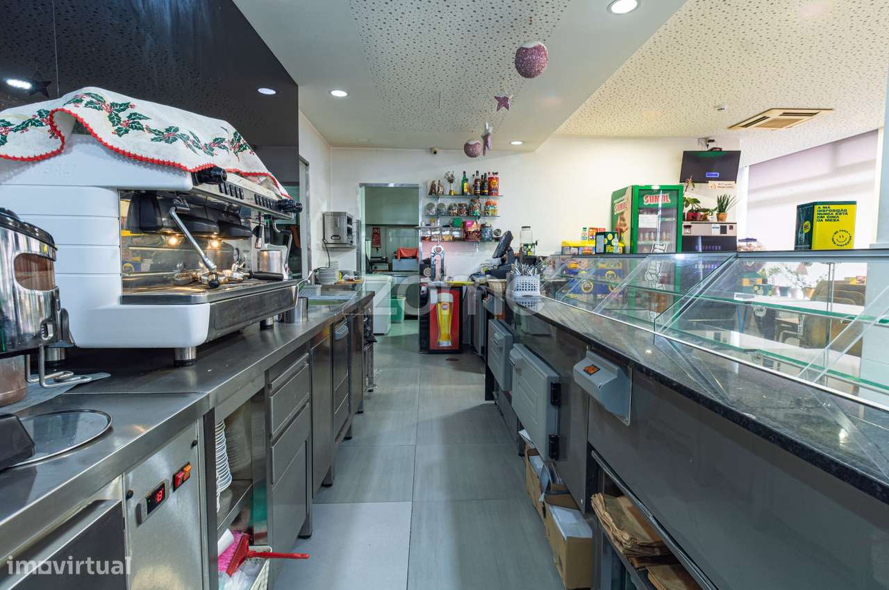 Confeitaria com Fabrico Próprio, em Rio Tinto-9