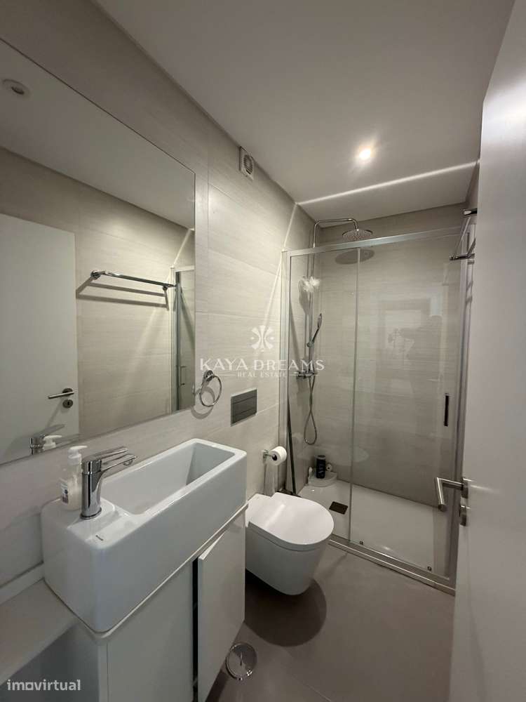 Moradia T5 Semi-Nova em Famões, Odivelas a 5 mint do Strada Outlet-20