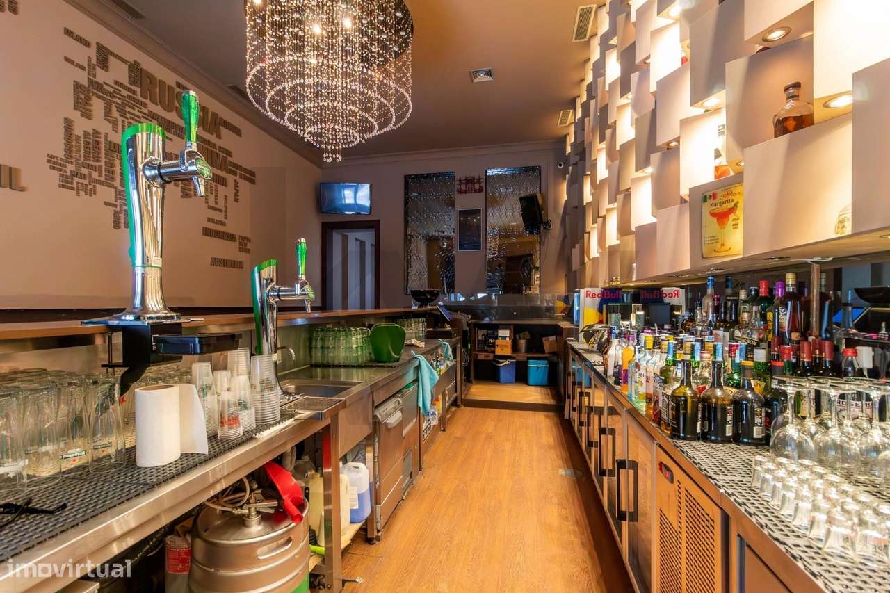 Trespasse de icônico bar na baixa portuense - Grande imagem: 5/21