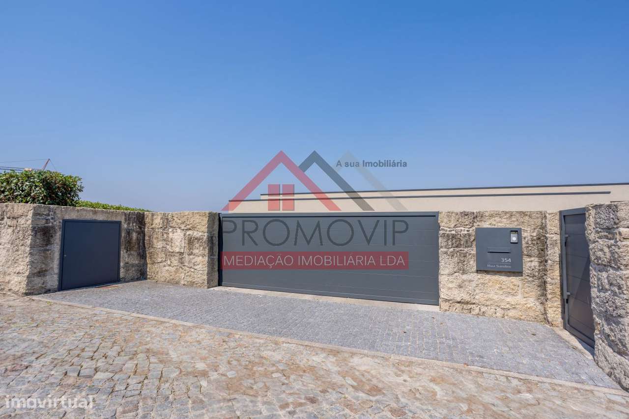 Moradia Térrea T3+1 S. Miguel do Couto Santo Tirso - Grande imagem: 2/47