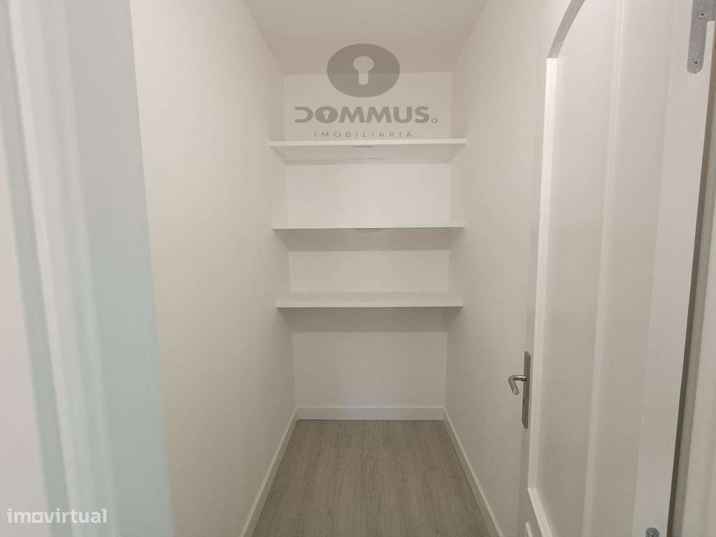 Apartamento T2 Remodelado c/ Arrecadação em São Marcos-13