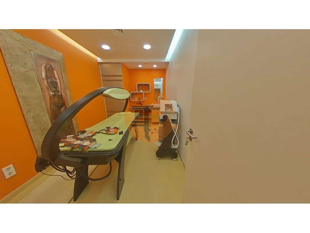 Oportunidade Imperdível em Olhão! Loja em Olhão com 335m2 - Grande imagem: 5/24