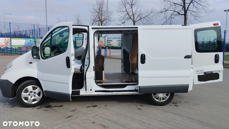 Opel Vivaro - 11