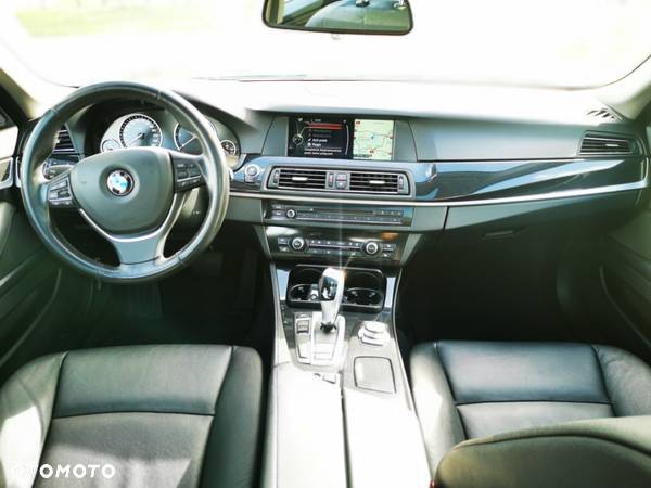 BMW Seria 5 525d xDrive Touring - 28