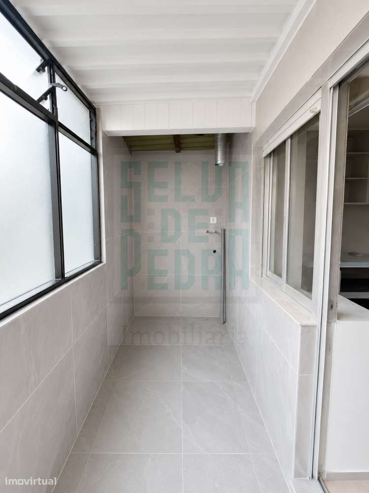 T2 Remodelado com Garagem Box em Valbom | A 10 Min do Porto-10