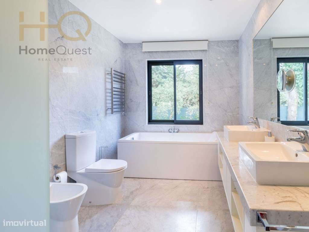 Moradia T4+2 Bairro da Martinha-46