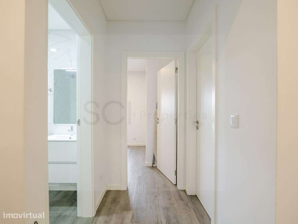 Apartamento T2 Garagem e Arrecadação Sobreda-17