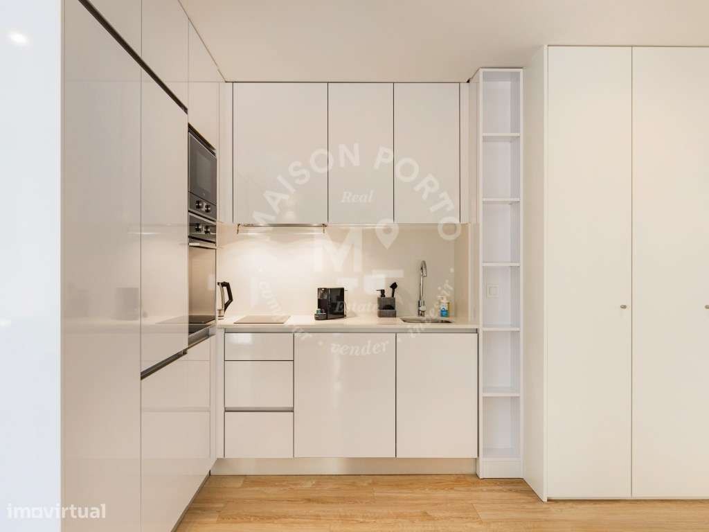 Apartamento T1 com Varanda Totalmente Equipado e Mobilado no Bonfim...-27