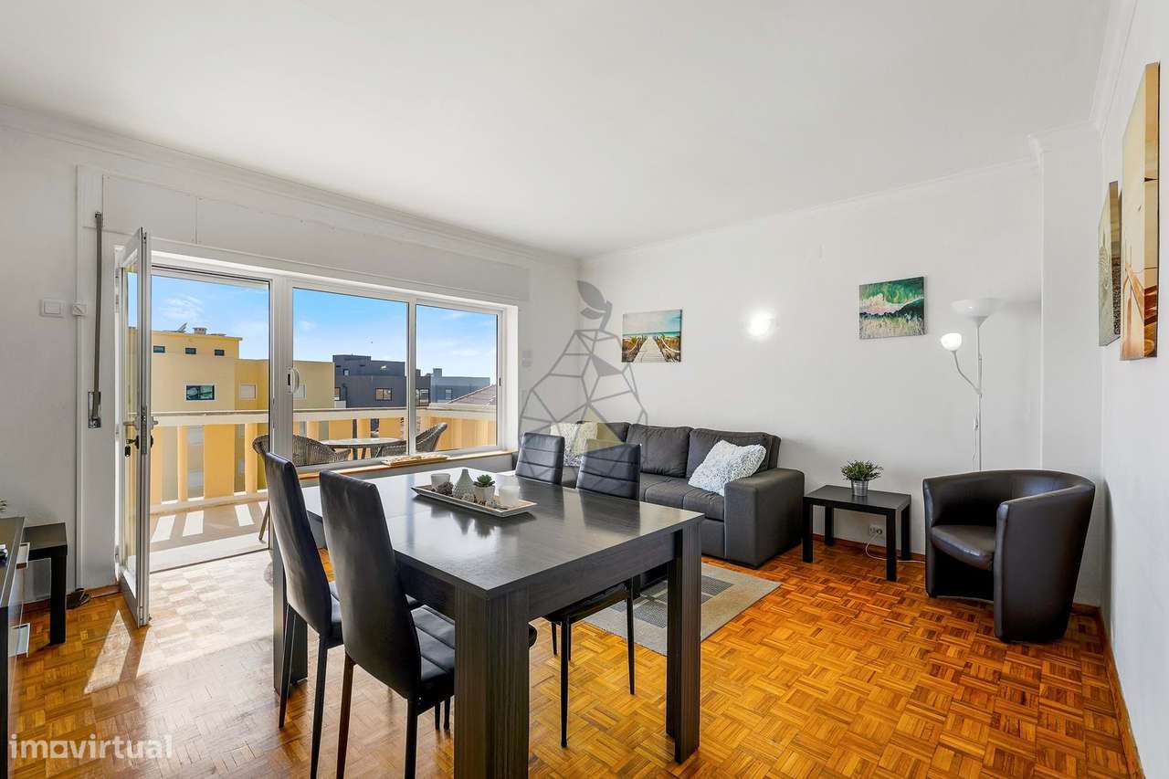 Apartamento T1  com Garagem e Piscina  no Coração da Praia da Rocha-1